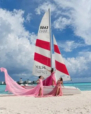 This October, The Lazuli Beach Club turns fashion into flavor with our Pink Burger and Pink Ice Cream, chic bites with a cause. 📅 1–31 October 2026 🕙 10:00 AM – 10:00 PM 📍 Venue: The Lazuli Beach Club💖 20% of sales will be donated to the Breast Cancer Society.#SoMaldives #lazuli #PinkBurger #pinkicecream @sohotelsandresorts @ennismore @dis_loyalty_